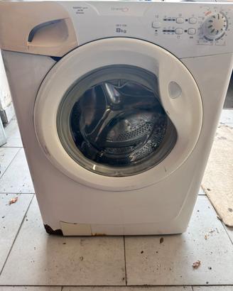 Lavatrice per pezzi di ricambio ma funzionante