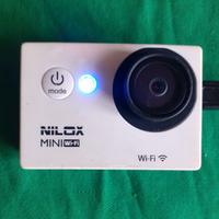 Videocamera Nilox Mini WiFi con mini SD da 32 Gb