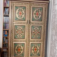 ANTICO ARMADIO INDIANO DECORATO A MANO