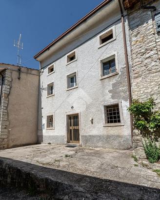 RUSTICO A BADIA CALAVENA