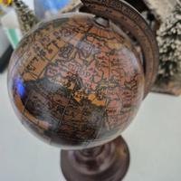 Mappamondo in legno vintage