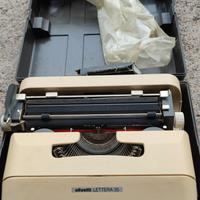 Macchina da scrivere Olivetti lettera 35