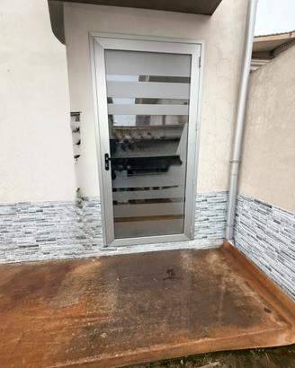 Porta vetrina con antipanico