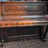 Pianoforte verticale 