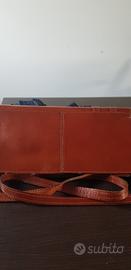 BORSA POCHETTE IN PELLE 