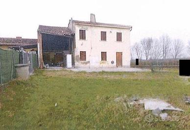 Immobile in asta di 205 m² con 3 locali a Megliadi