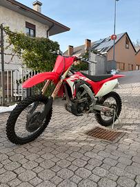 - Moto cross crf250