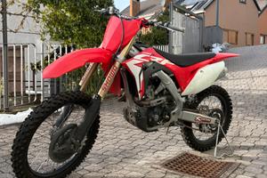 - Moto cross crf250
