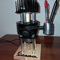 Vespa lampada da tavolo 