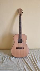 Chitarra acustica liuteria