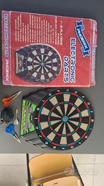 Bersaglio elettronico con 6 freccette in metallo