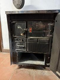 Poutage/stufa con forno