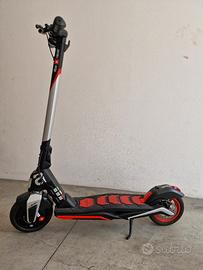 Monopattino Elettrico APRILIA ESR1 