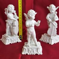 Angioletti suonatori in porcellana