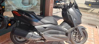 YAMAHA X MAX 300
