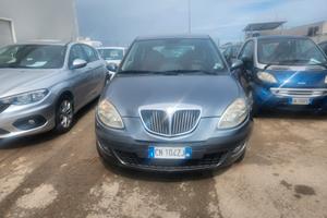 Lancia Ypsilon 1.2 16V Platino