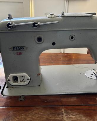 Macchina da cucire Pfaff 260  con mobiletto