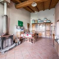 PIANO TERRA CON INGRESSO INDIPENDENTE DA RISTRUTTU