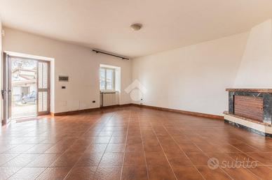 PORZIONE DI BIFAMILIARE A CANALE MONTERANO