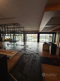 NEGOZIO A ALBANO SANT'ALESSANDRO