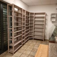 scaffali  in legno 