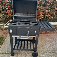 Barbecue a carbone con termometro