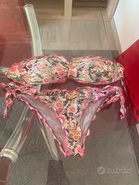 Costume bikini “Tezuk” floreale rosa
