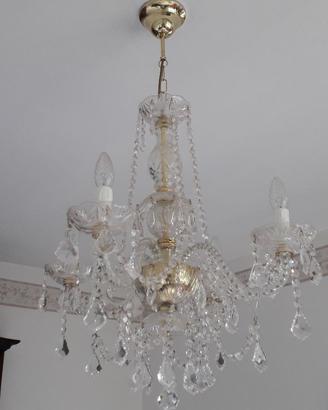 Lampadario con cristalli