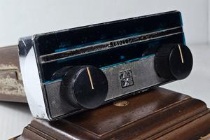 autoradio d'epoca Autovox mod Piper