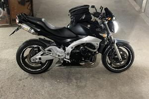Suzuki gsr 600