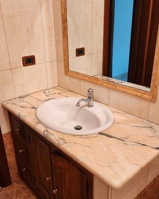 Mobile bagno con lavabo