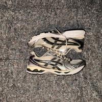 Asics Gel-Kayano 14 (40.5)
