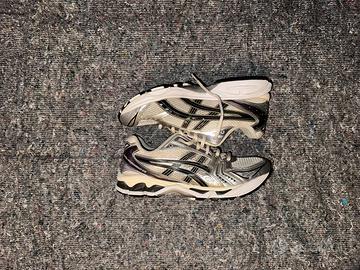 Asics Gel-Kayano 14 (40.5)