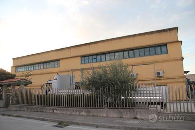 Capannone modulare da 180mq a Spoleto - Uso Deposi