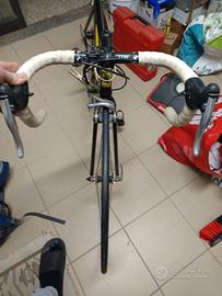 bici da corsa alluminio e forcella  carbonio 