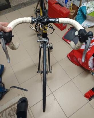 bici da corsa alluminio e forcella  carbonio 