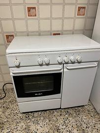 Cucina  a gas 4 fuochi + 2 elettrici con forno