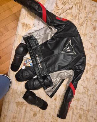 Giubbotto in pelle Dainese con guanti