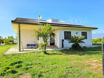 VILLA SINGOLA A LATINA