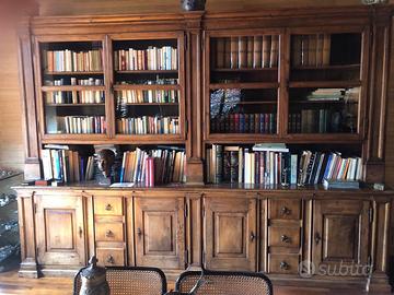 Grande libreria in noce