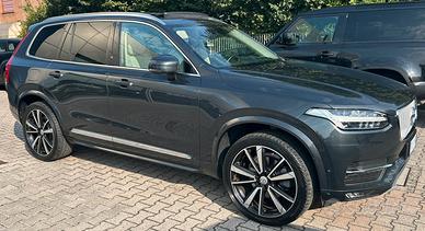 Volvo XC 90 XC90 D5 AWD Geartronic 7 posti Momentu