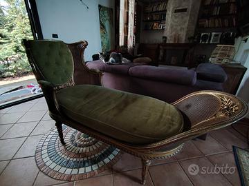 Chaise longue stile Luigi XVI dorata con paglia di