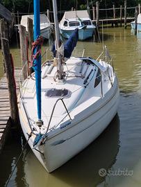 BARCA A VELA COMPLETA DI VELE  ED ACCESSORI