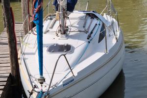 BARCA A VELA COMPLETA DI VELE  ED ACCESSORI