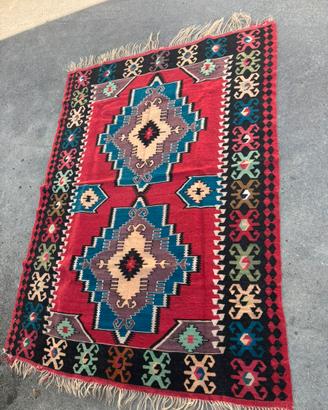Tappeto tipo kilim in lana pesante. 150x200 cm