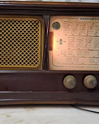 Radio a valvole Magnadyne A14 funzionante