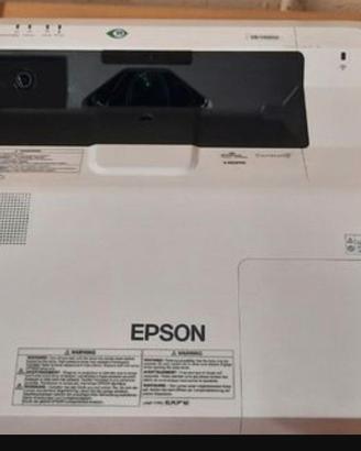Proiettore Epson Ultra corto raggio 4000 lumen
