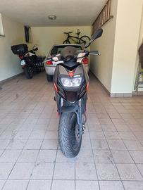  Scooter Aprilia SR Motard