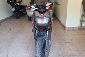  Scooter Aprilia SR Motard