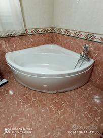 Vasca da bagno angolare